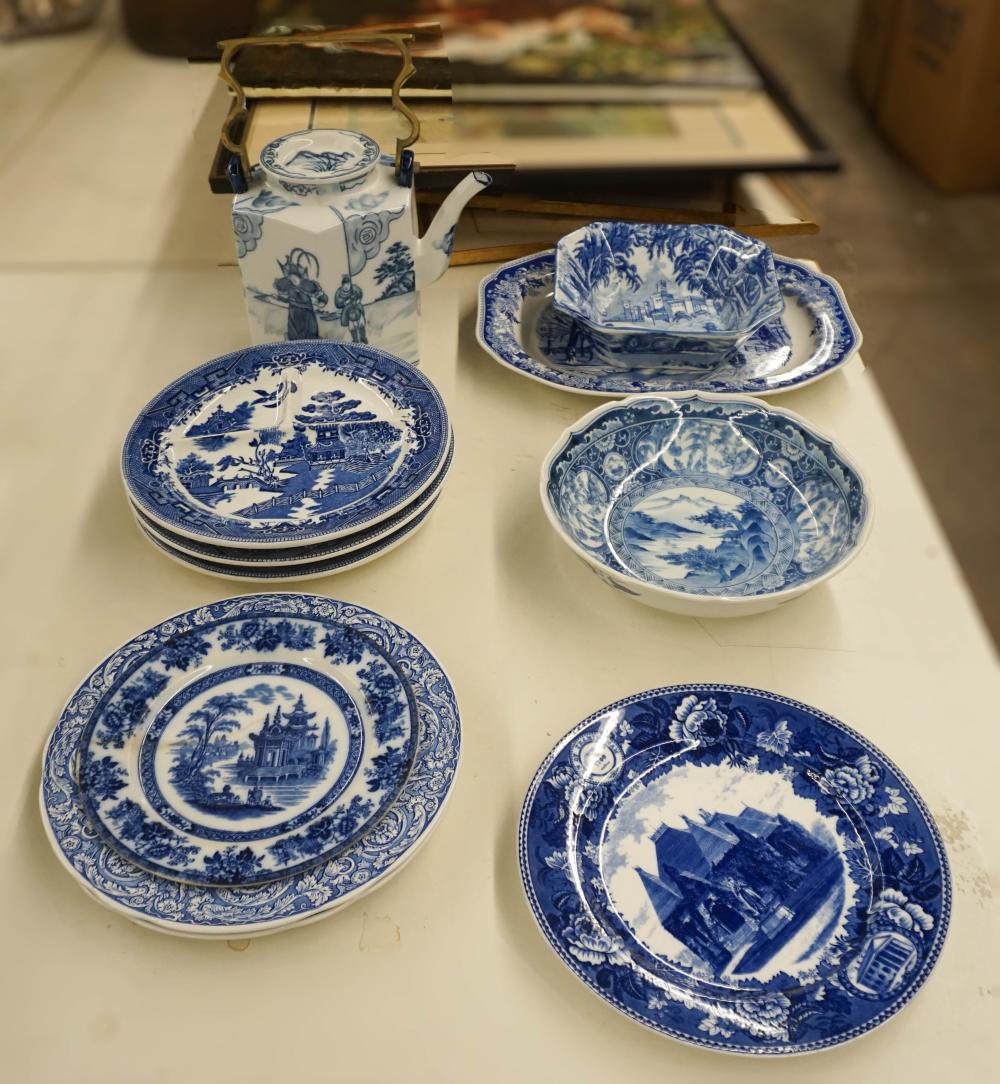 COLLECTION OF BLUE AND WHITE TRANSFERWARE 2e7e71