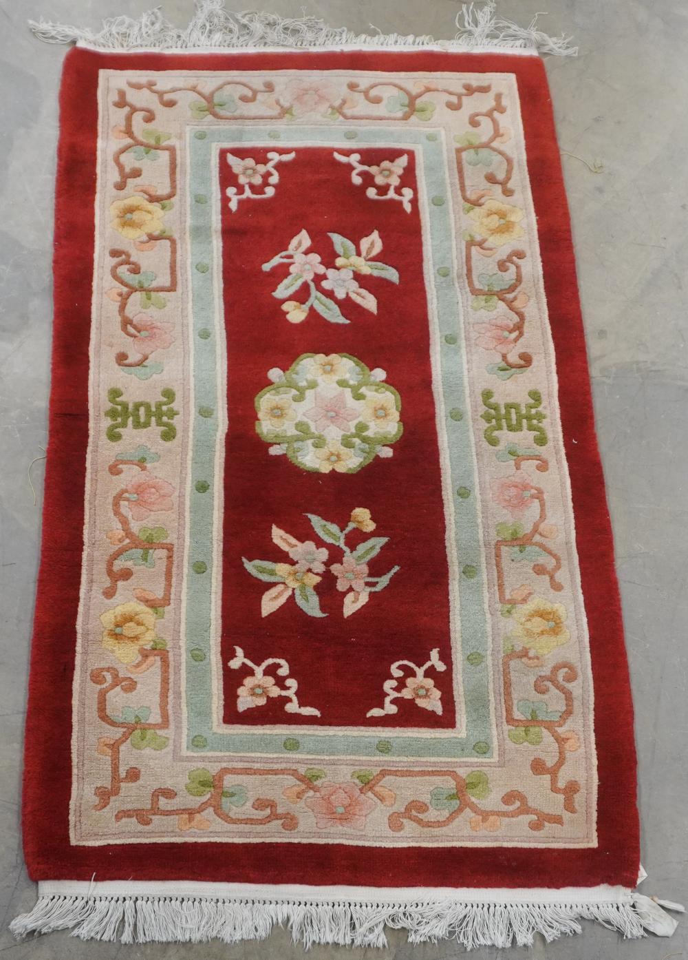 CHINESE RUG 5 FT 11 IN X 3 FT 2e7e7e