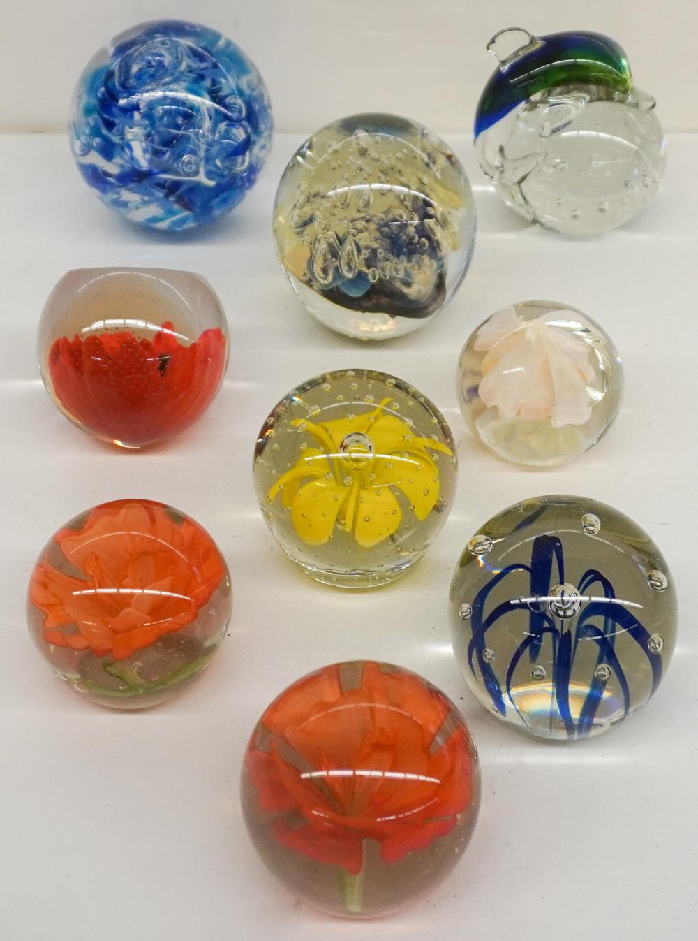 COLLECTION OF GLASS PAPERWEIGHTSCollection