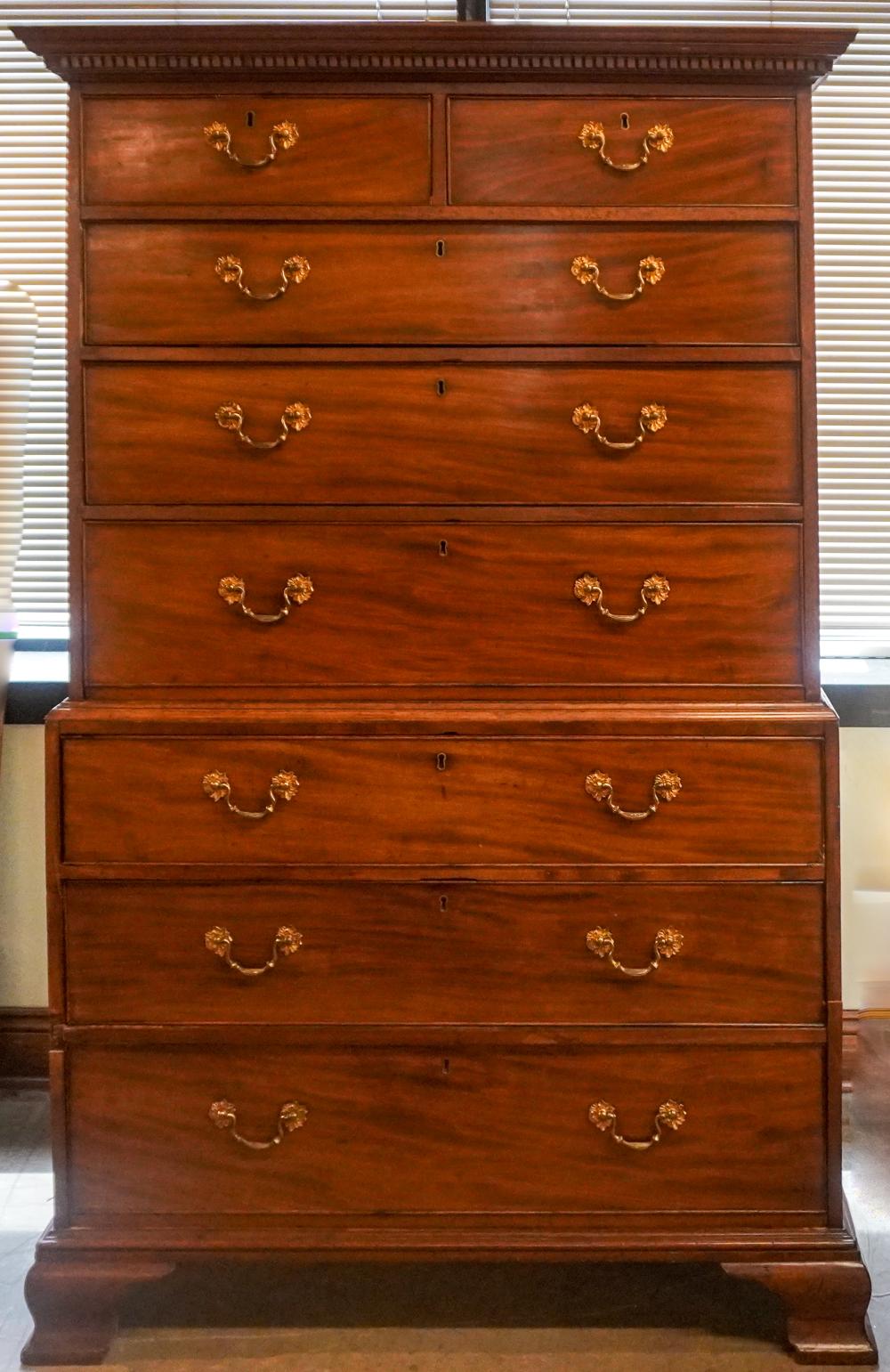 GEORGE III STYLE MAHOGANY CHEST ON CHEST 2e7f55