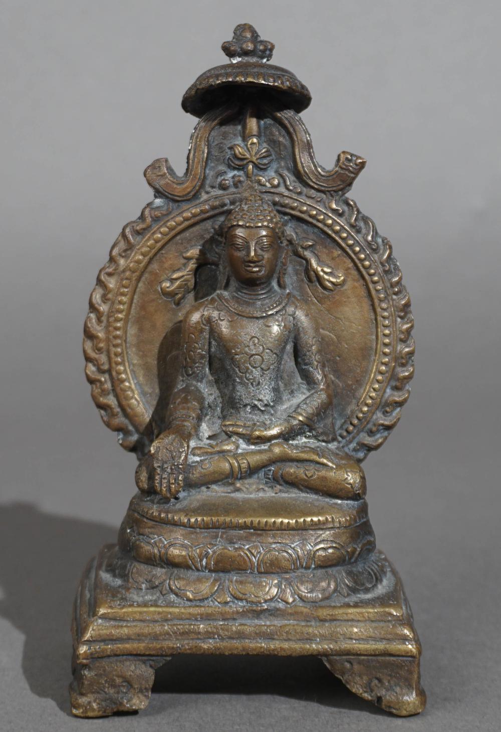 INDIAN BRONZE FIGURE OF SEATED 2e801c