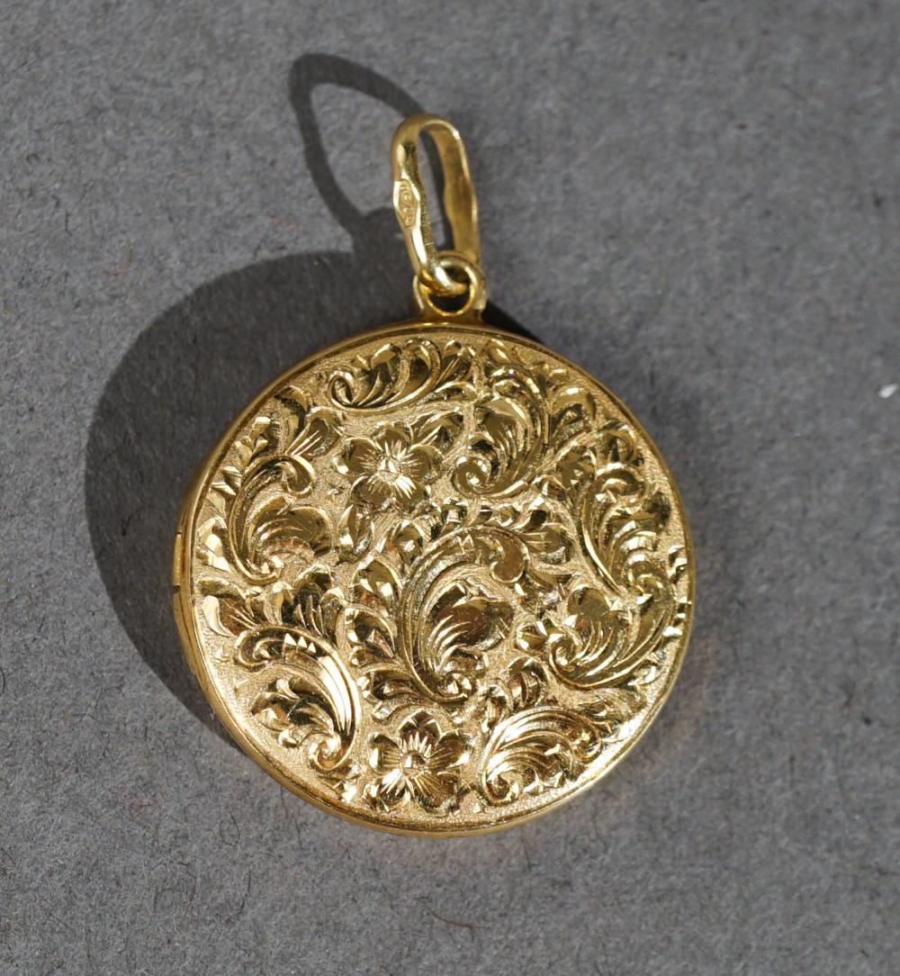 18 KARAT YELLOW GOLD LOCKET 3 49 2e81fd