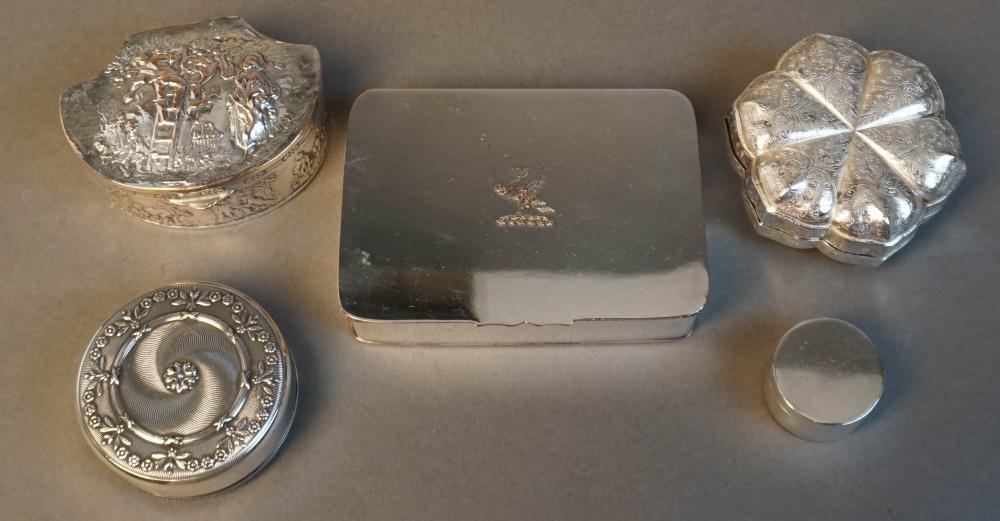 GROUP OF FIVE SILVERPLATE BOXESGroup 2e8226