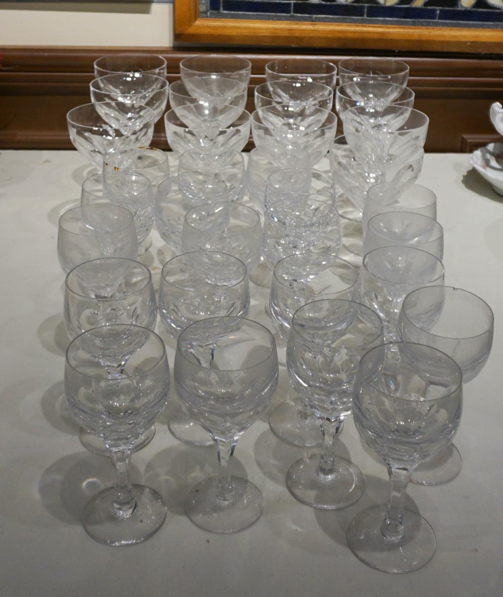 CUT CRYSTAL STEM TABLE SERVICE  2e8276