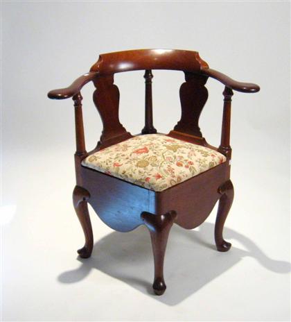 George III mahogany corner commode