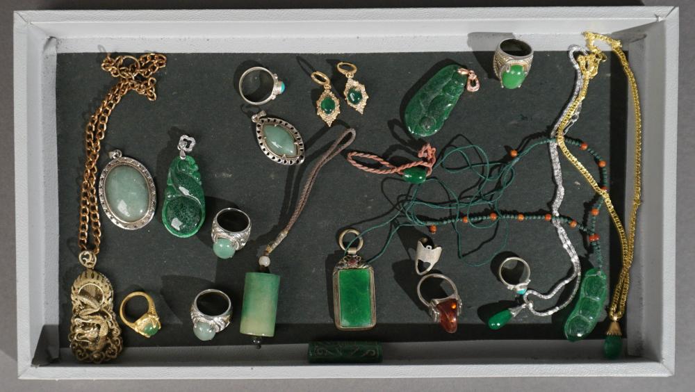 COLLECTION OF CHINESE GREEN HARDSTONE 2e8428