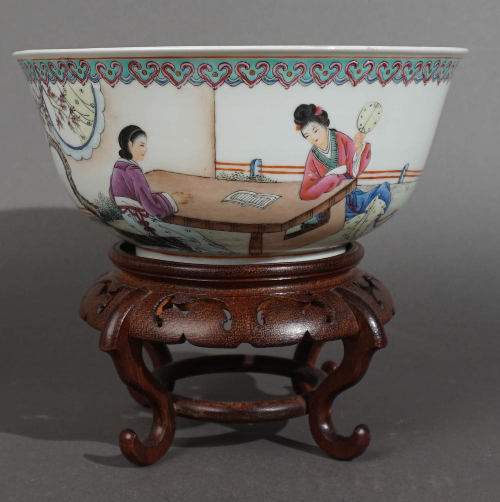 CHINESE FAMILLE ROSE DECORATED 2e8468