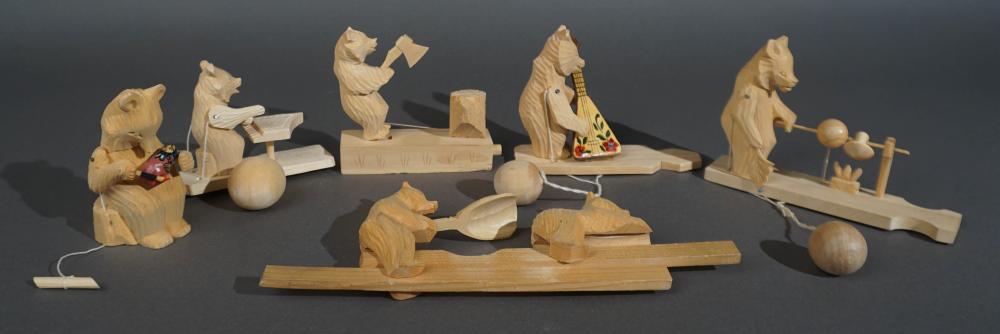 SIX EAST EUROPEAN CARVED WOOD BEARS  2e8490