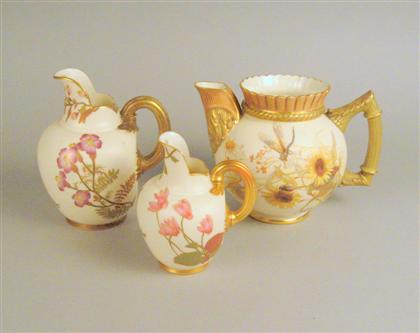 Group of three Royal Worcester 4a6e2