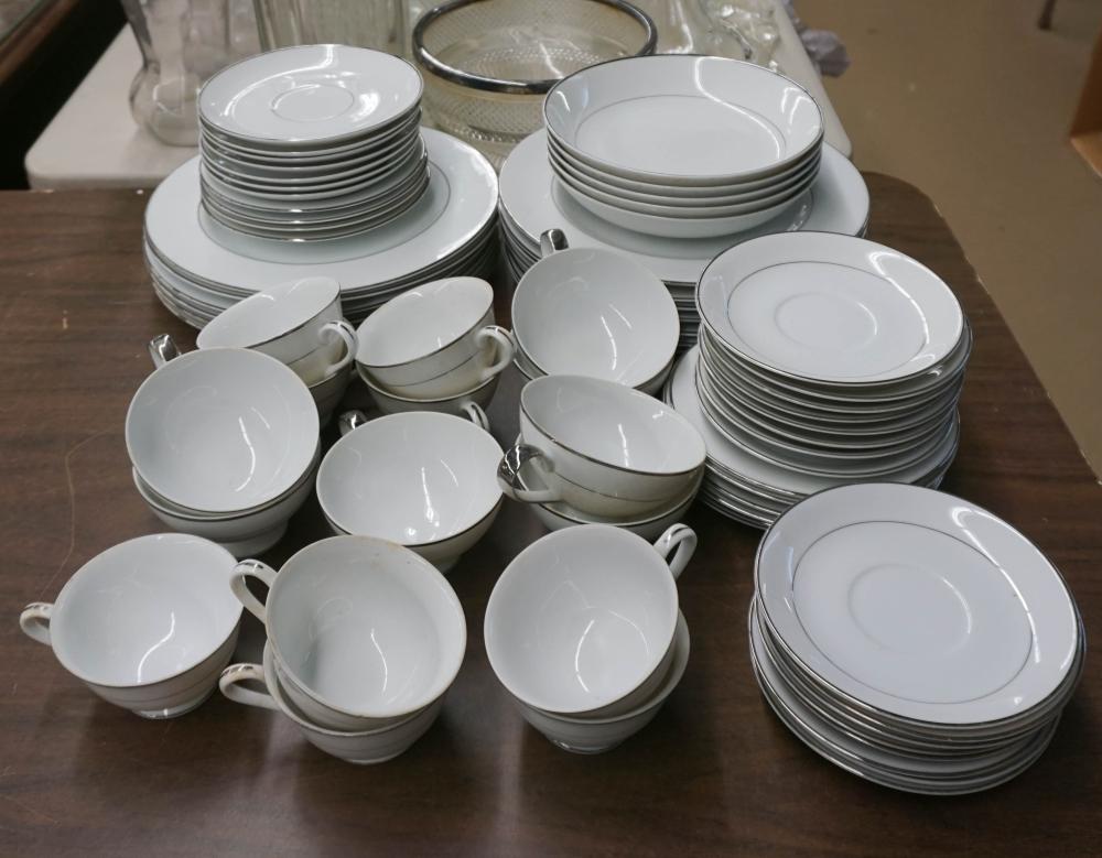 MIKASA AND OTHER ASSEMBLED PORCELAIN 2e84f3