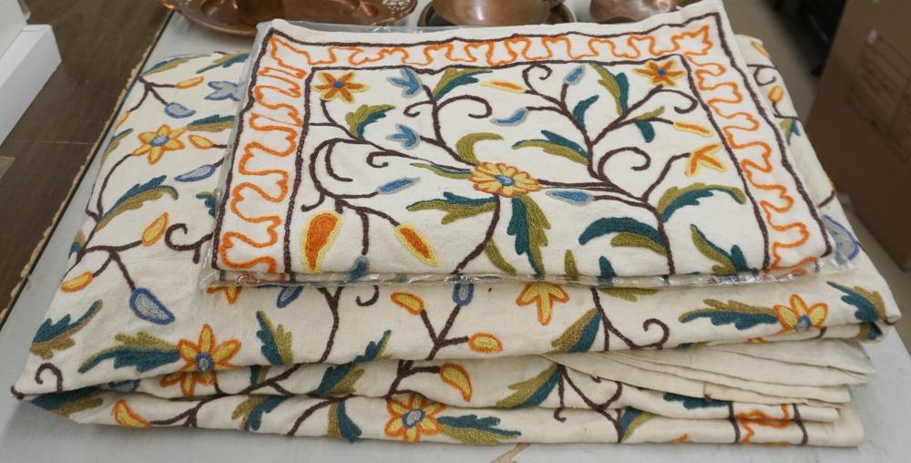 INDIAN CREWEL WORK BED SPREAD AND 2e8505