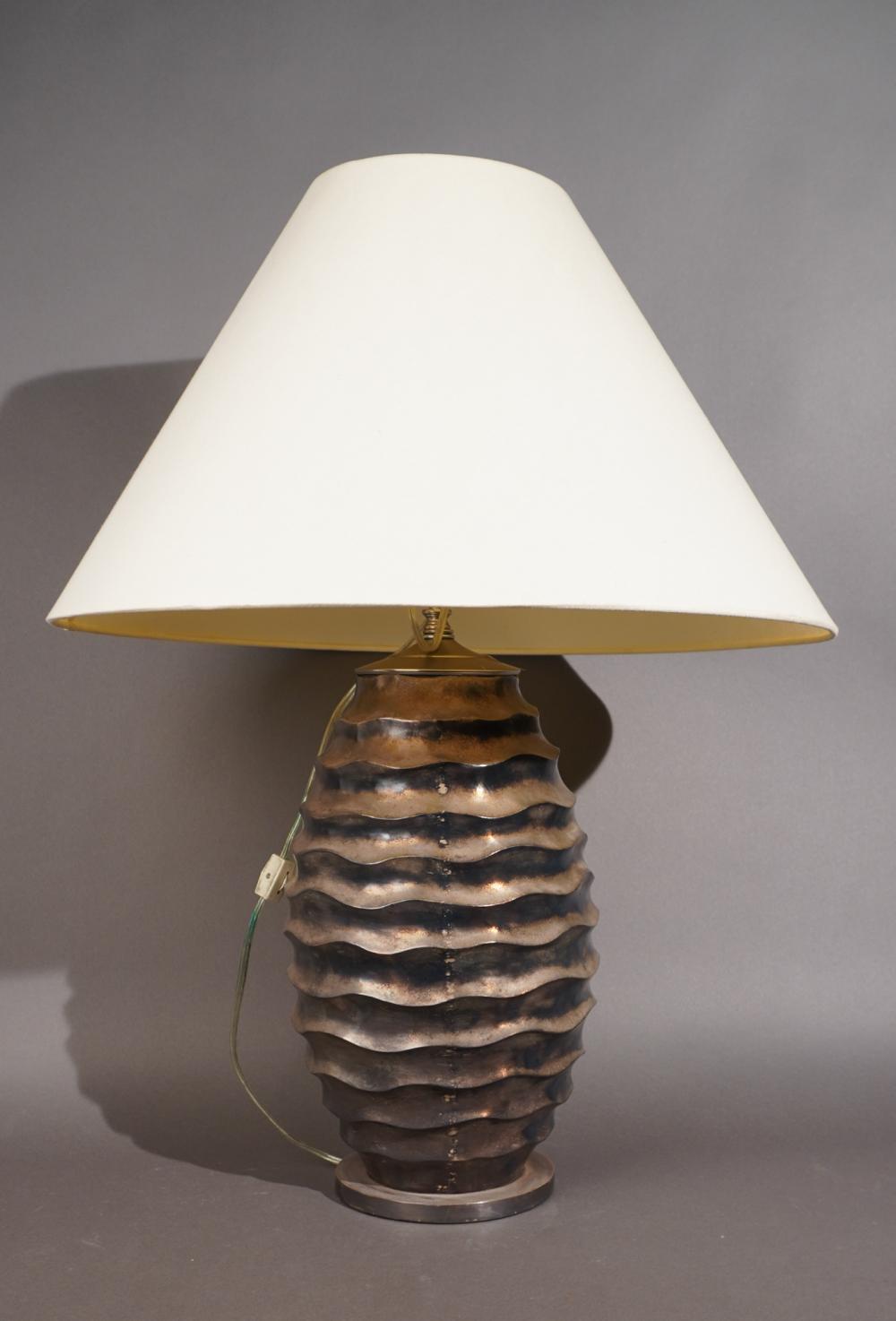 CONTEMPORARY METAL TABLE LAMP  2e8542