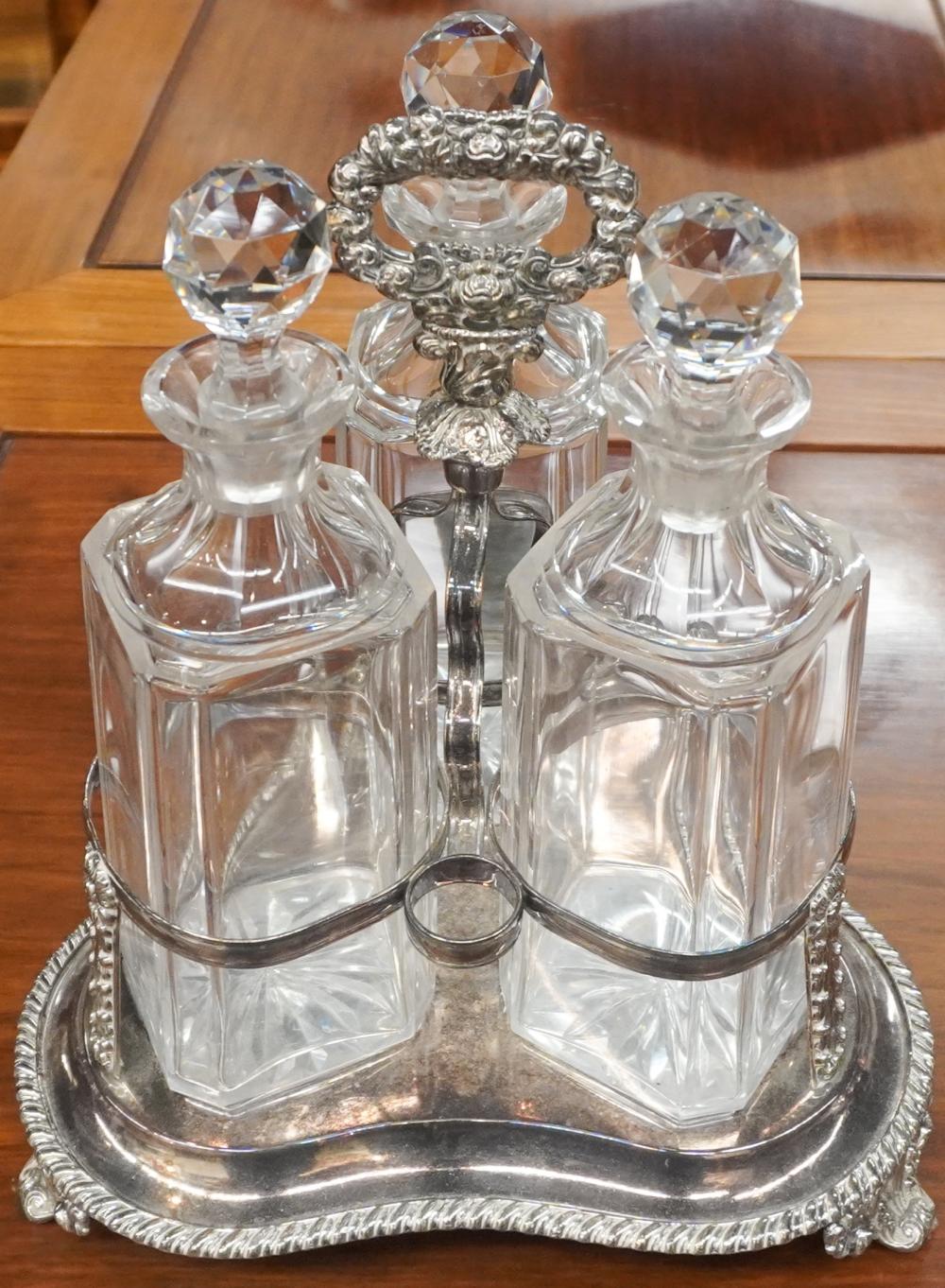 SILVERPLATE TRIFID BOTTLE HOLDER WITH