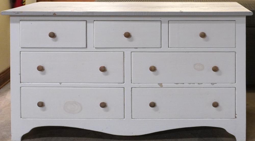 CONTEMPORARY WHITE PAINTED DISTRESSED  2e858d