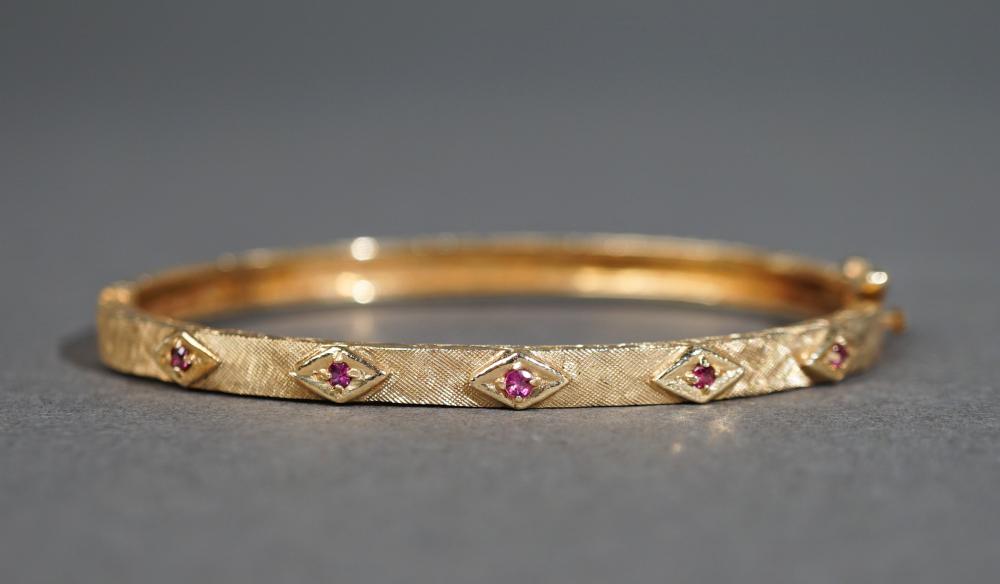 14-KARAT YELLOW-GOLD AND RUBY BANGLE