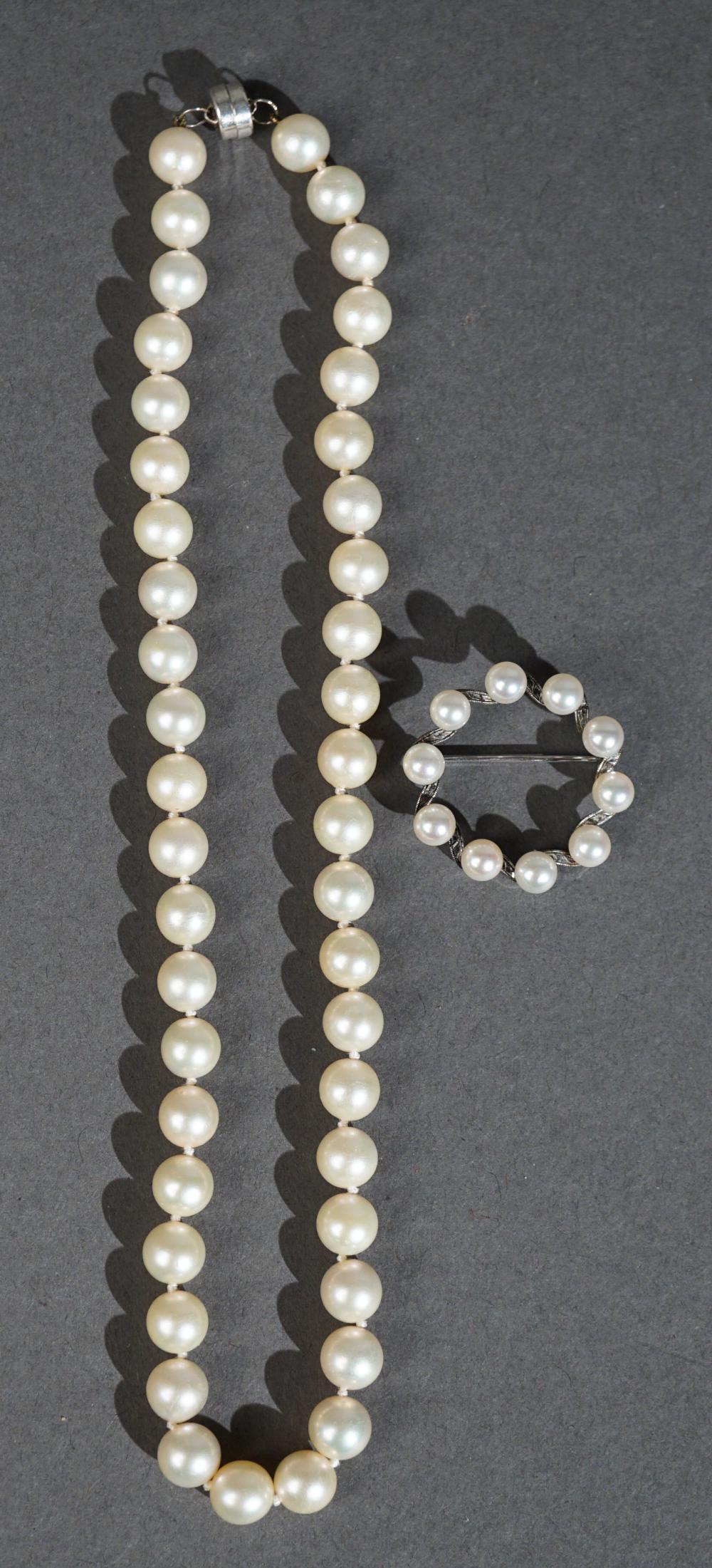 PEARL NECKLACE WITH A MAGNETIC 2e863a