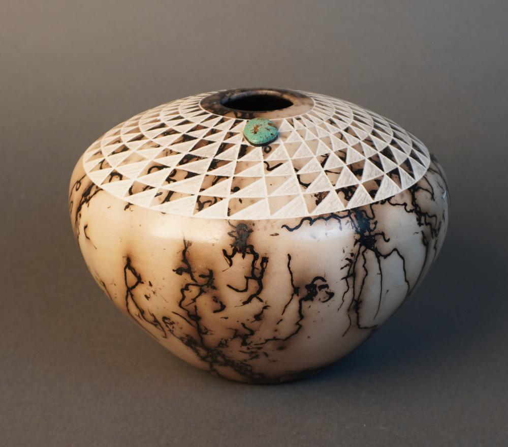 ACOMA HORSEHAIR ETCHED POTTERY