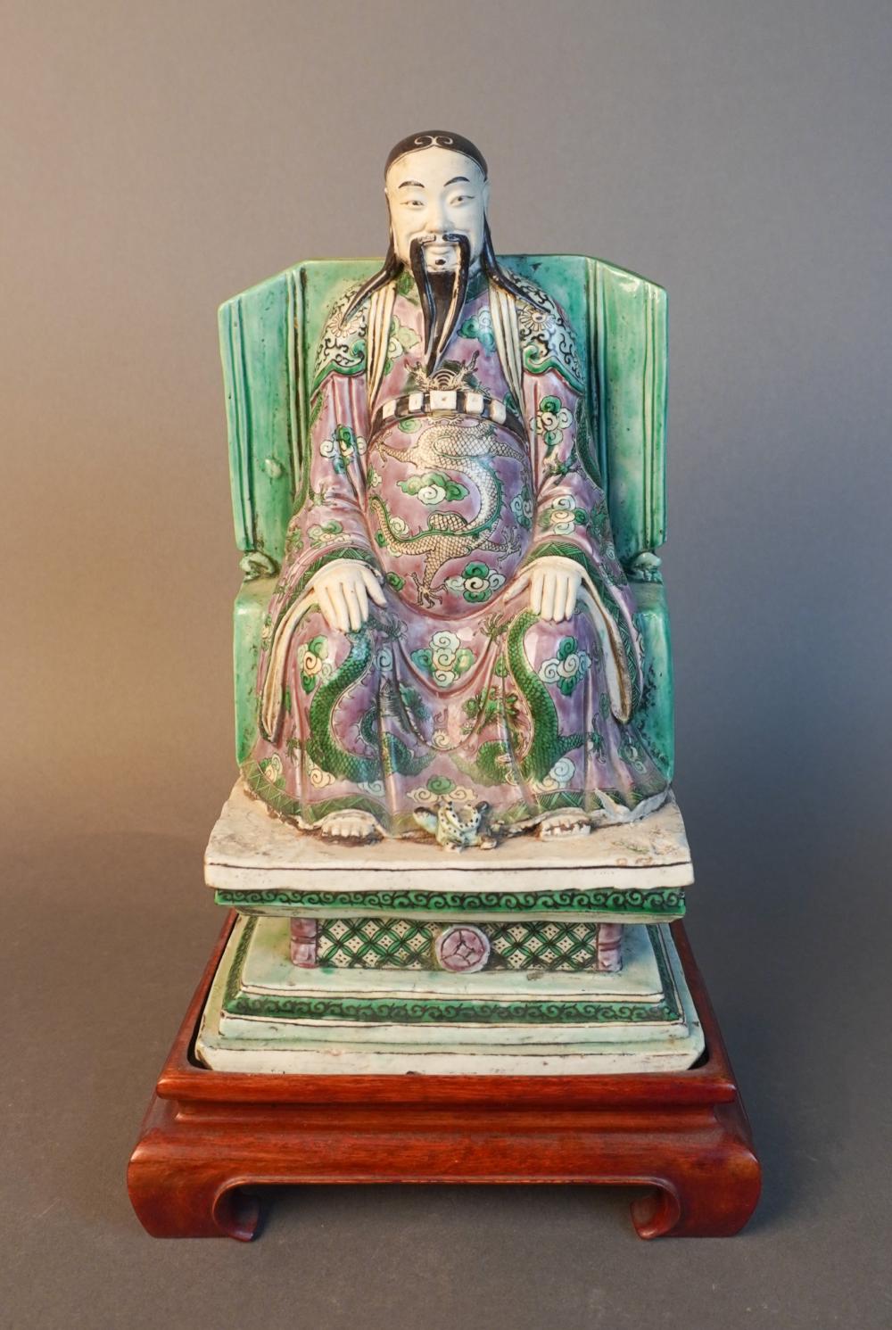 CHINESE FAMILLE VERTE FIGURE OF 2e8681