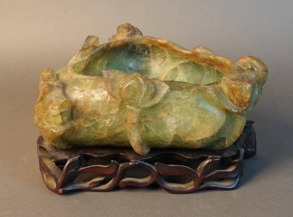 CHINESE CARVED GREEN QUARTZ BOWL