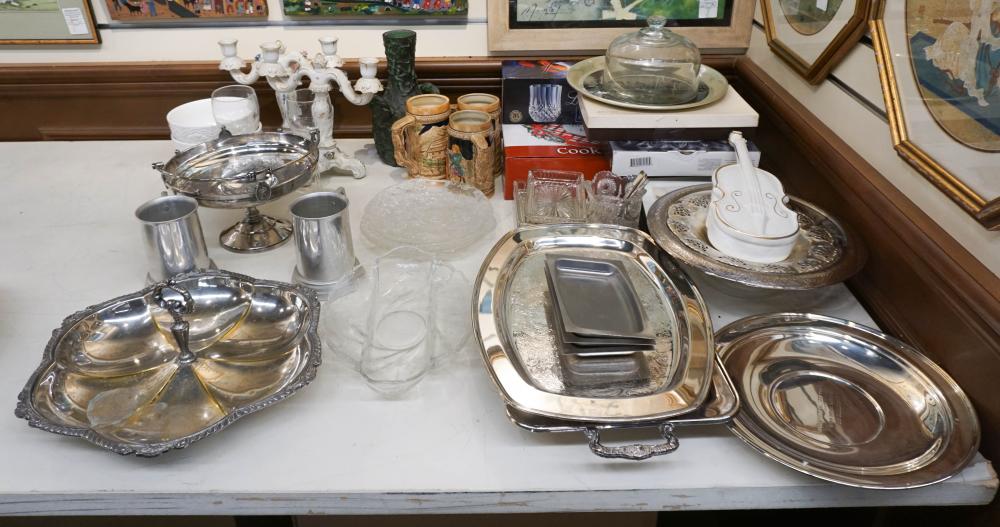 COLLECTION OF SILVERPLATE GLASS 2e86aa