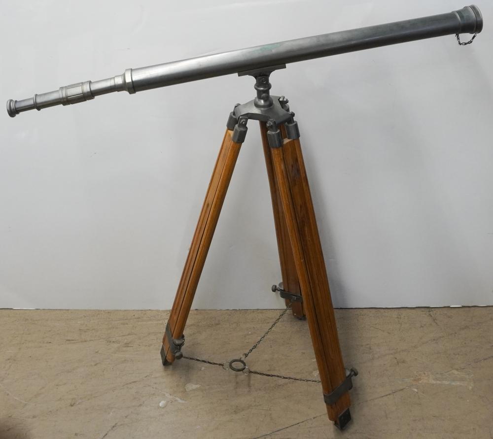 METAL AND WOOD TRIPOD TELESCOPE  2e897c