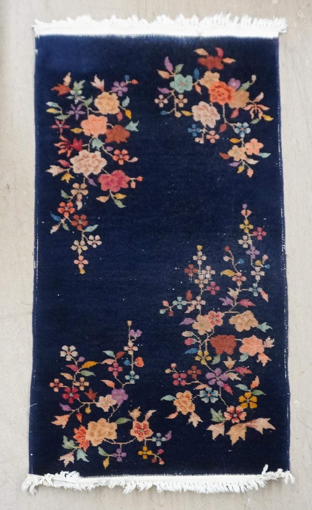CHINESE RUG 3 FT 9 IN X 2 FTChinese 2e89f7