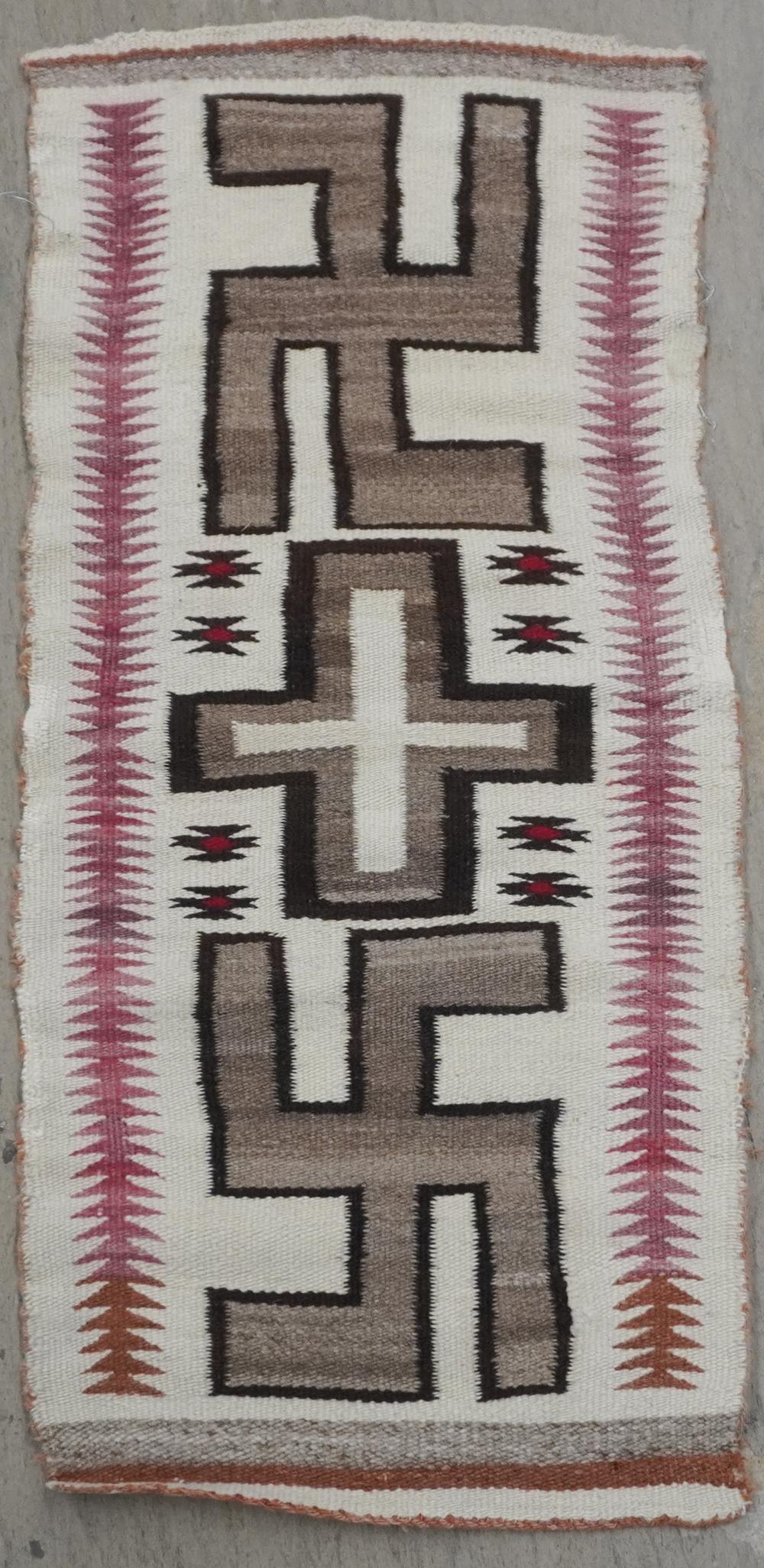 NAVAJO STYLE RUG 3 FT 4 IN X 1 2e89f3