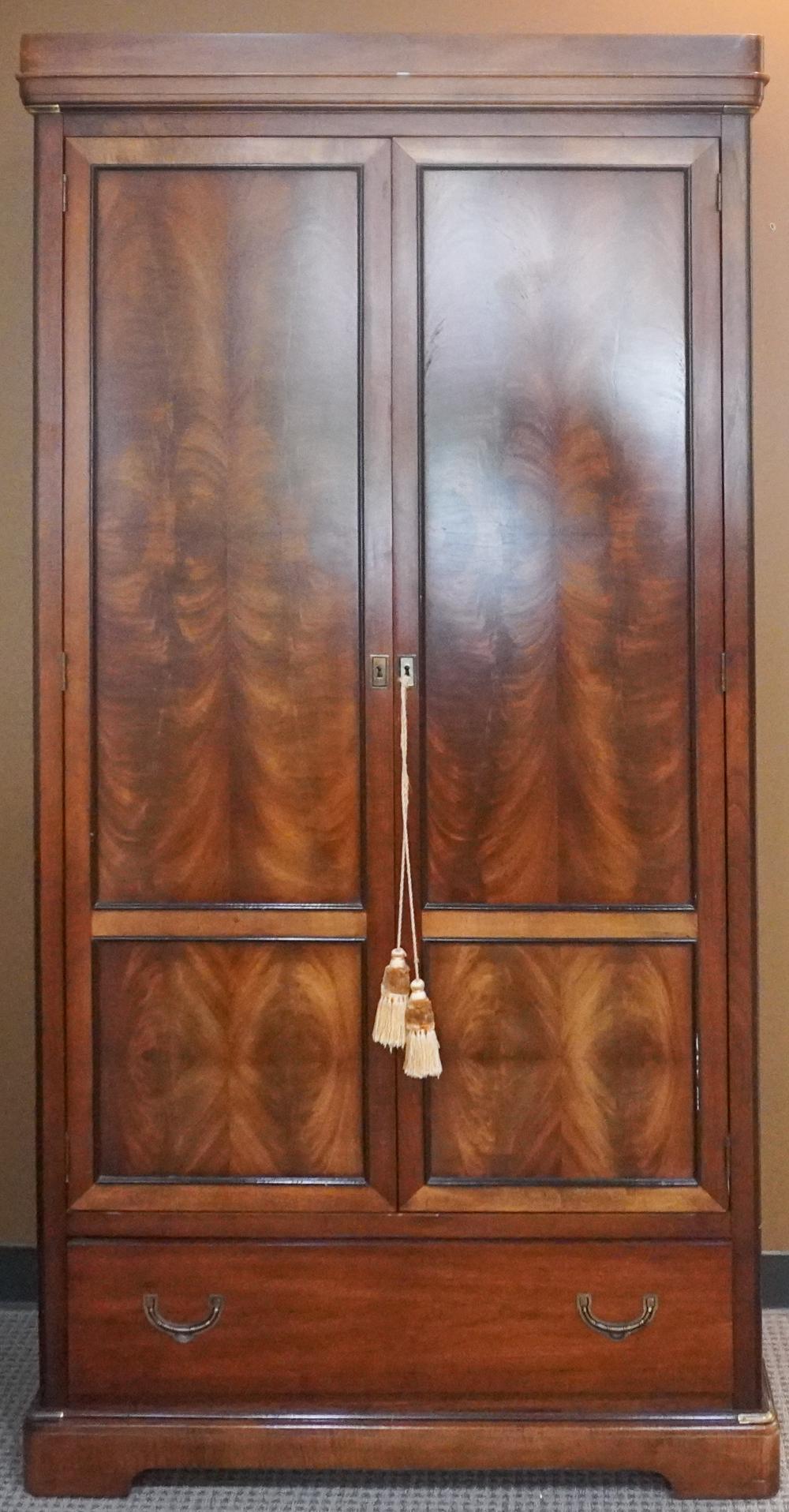 CONTEMPORARY MAHOGANY WARDROBE  2e63ec