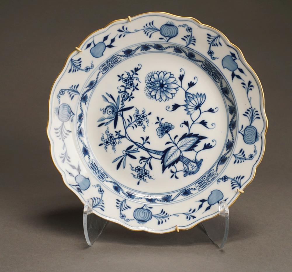 MEISSEN BLUE ONION PATTERN ROUND