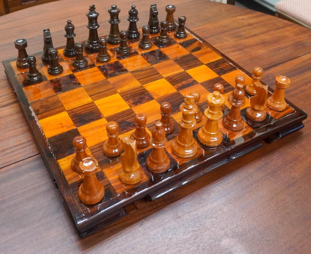 MIXED WOOD CHESS BOARD AND PIECESMixed 2e64cb