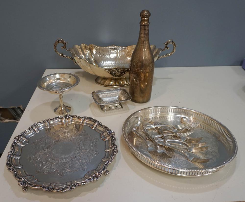 GROUP OF ASSORTED SILVERPLATE TRAYS  2e64e7