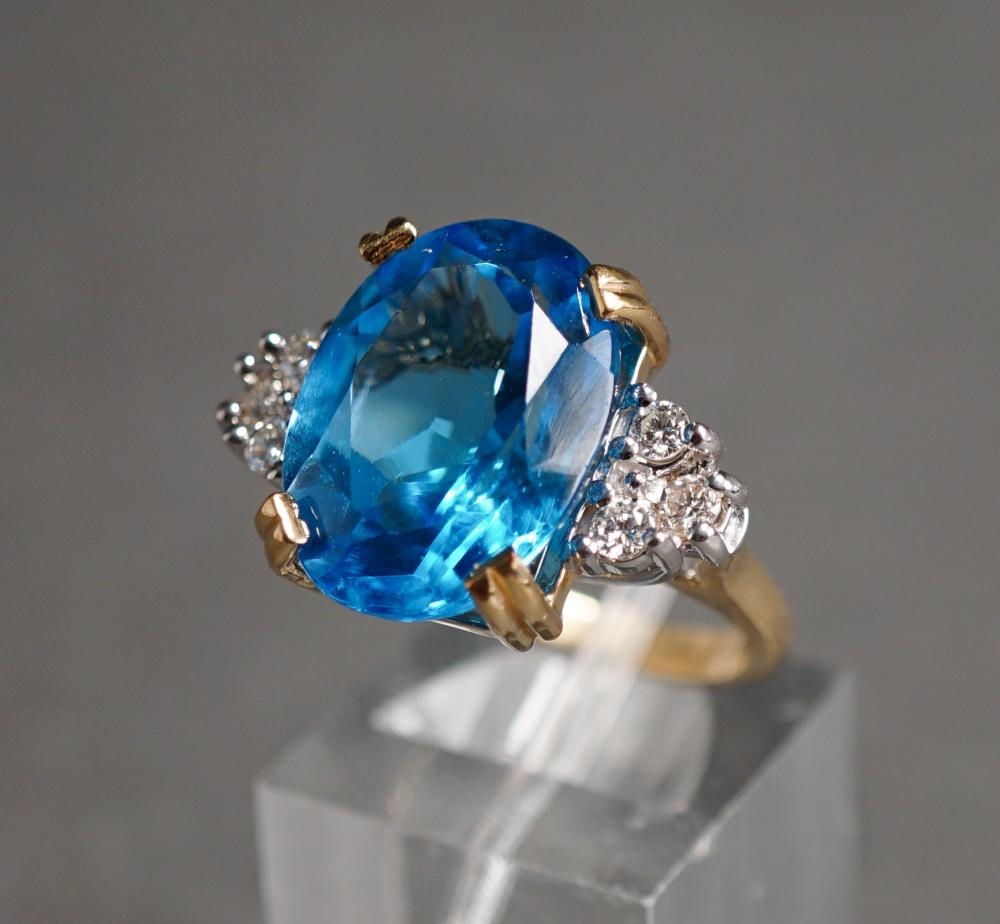 14 KARAT YELLOW GOLD BLUE TOPAZ 2e65c7