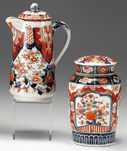 Japanese imari molded tea pot and