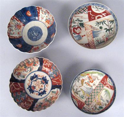 Twelve Japanese imari bowls    mostly
