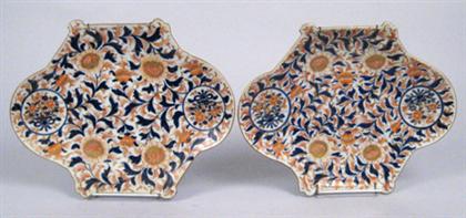 Fine pair of Japanese imari platter