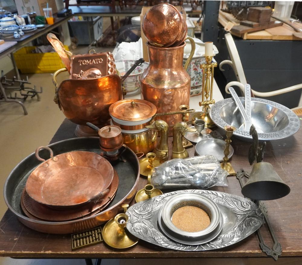 COLLECTION OF COPPER KITCHEN ARTICLES,