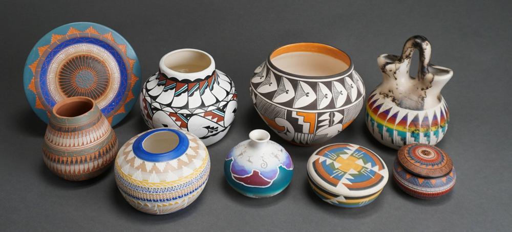 GROUP OF SOUTHWEST AMERICAN POTTERY