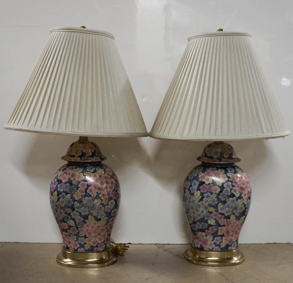 PAIR OF ASIAN FLORAL DECORATED 2e674f