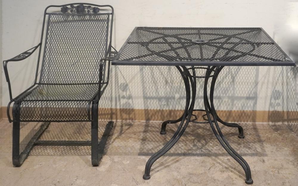 BLACK PAINTED WROUGHT IRON SQUARE 2e6765