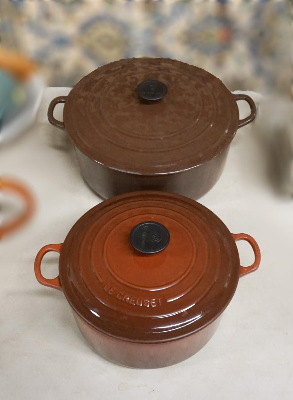 TWO LE CREUSET BROWN ENAMEL CAST 2e6784