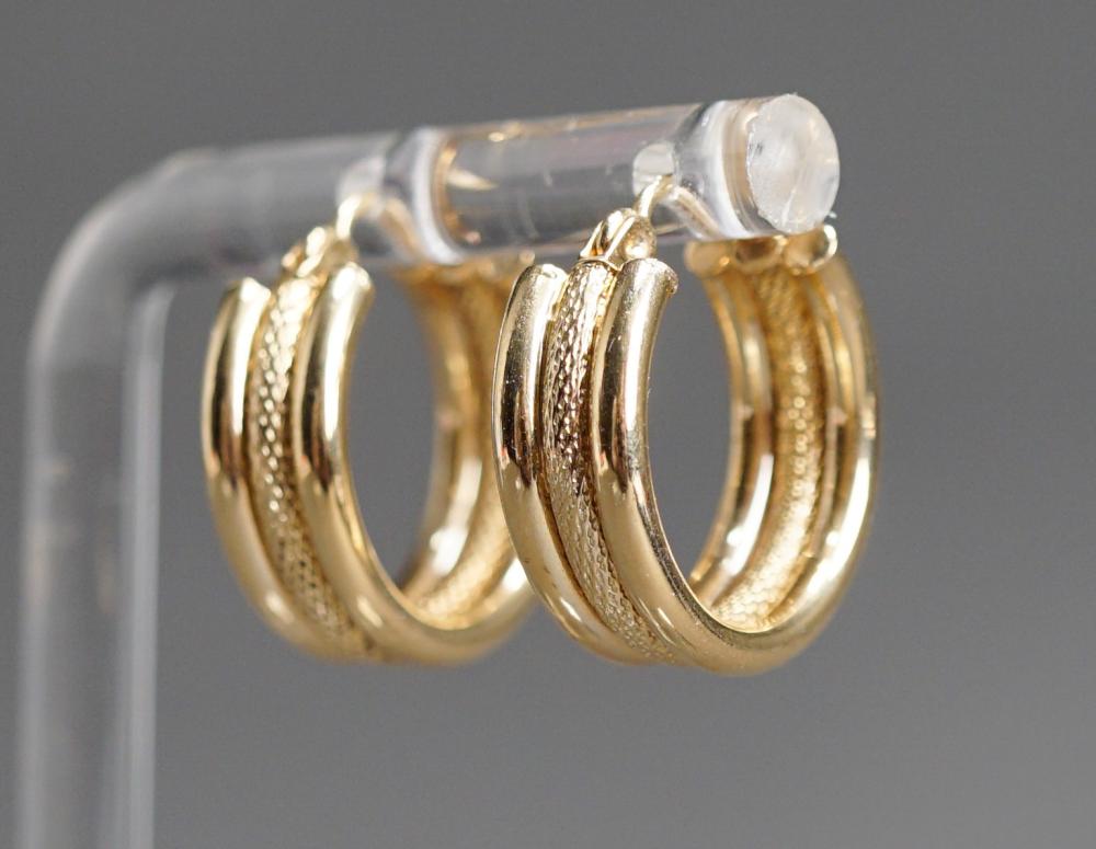 PAIR 14 KARAT YELLOW GOLD HOOP 2e67da