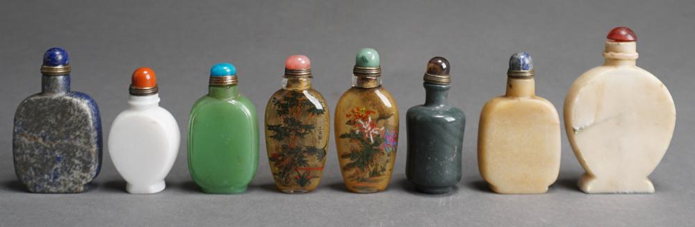 GROUP OF CHINESE SNUFF BOTTLESGroup 2e6862