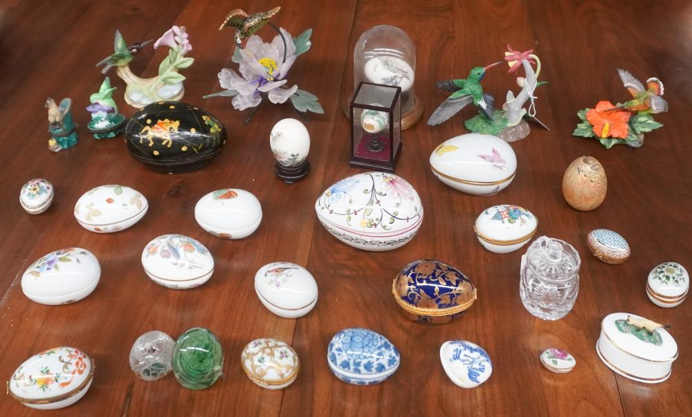 COLLECTION OF PREDOMINANTLY CERAMIC