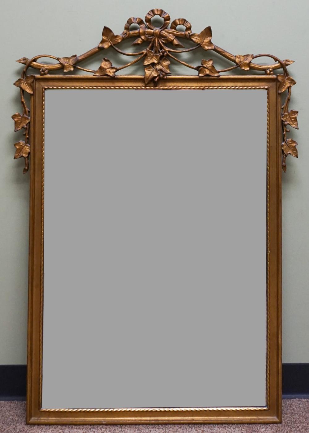 LOUIS XV STYLE GILT DECORATED VINE 2e6930