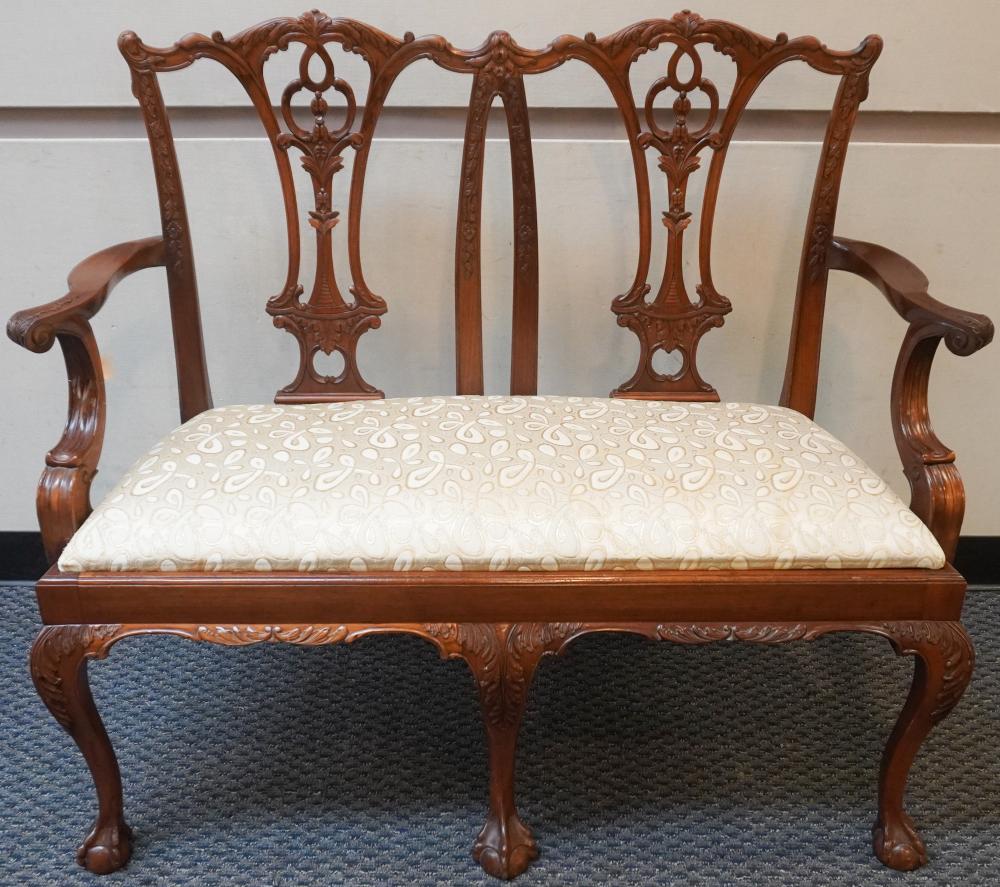 GEORGIAN FURNITURE CO CARVED MAHOGANY 2e6935