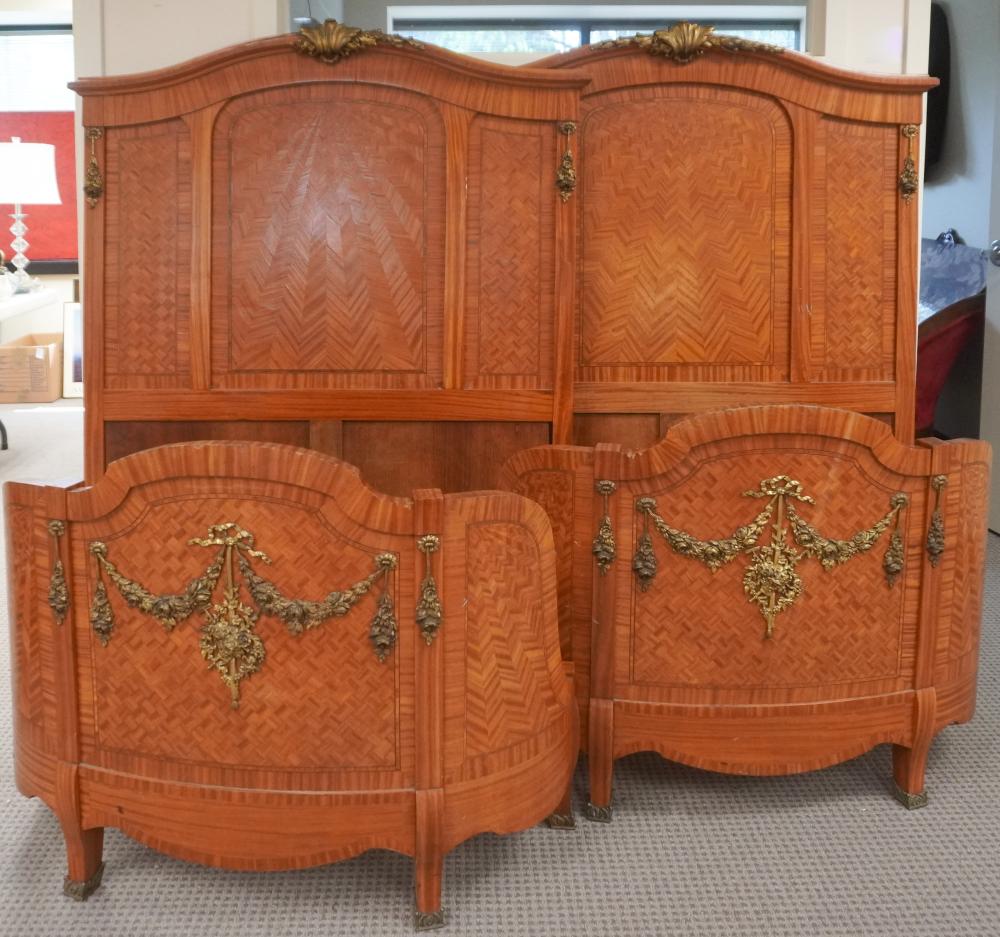 PAIR OF DUTCH ROCOCO STYLE SATINWOOD 2e6b63