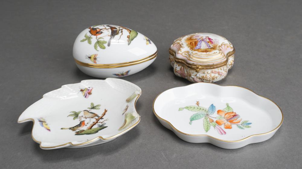 THREE HEREND PORCELAIN TABLE ARTICLES