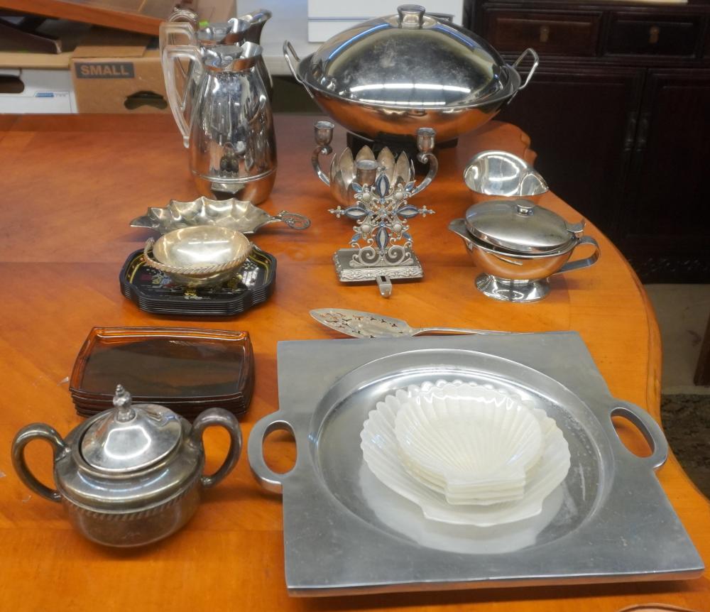 COLLECTION OF SILVERPLATE METAL 2e6d20