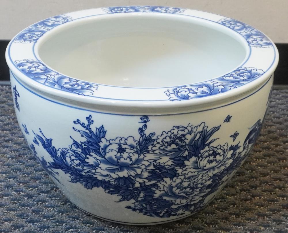 CHINESE BLUE AND WHITE PORCELAIN 2e6d3a