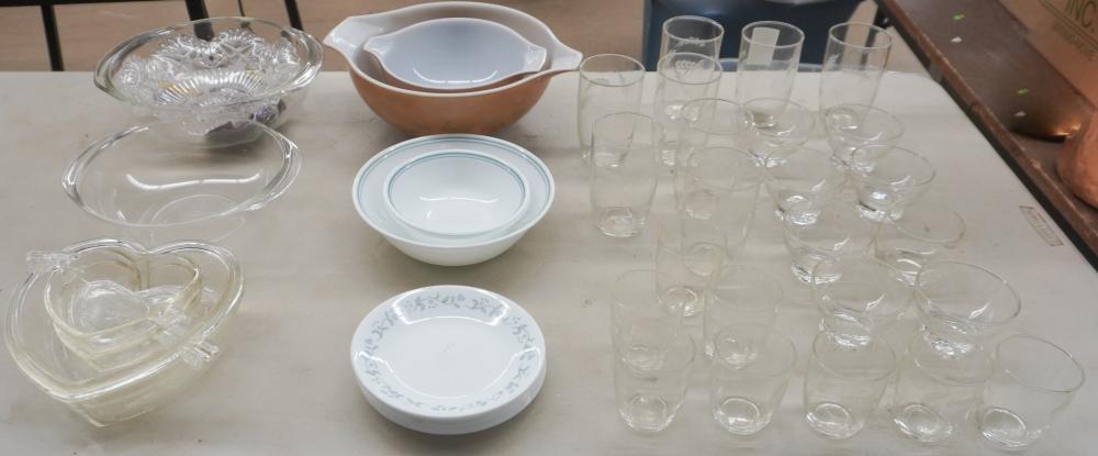 GROUP OF CERAMIC PYREX AND GLASS